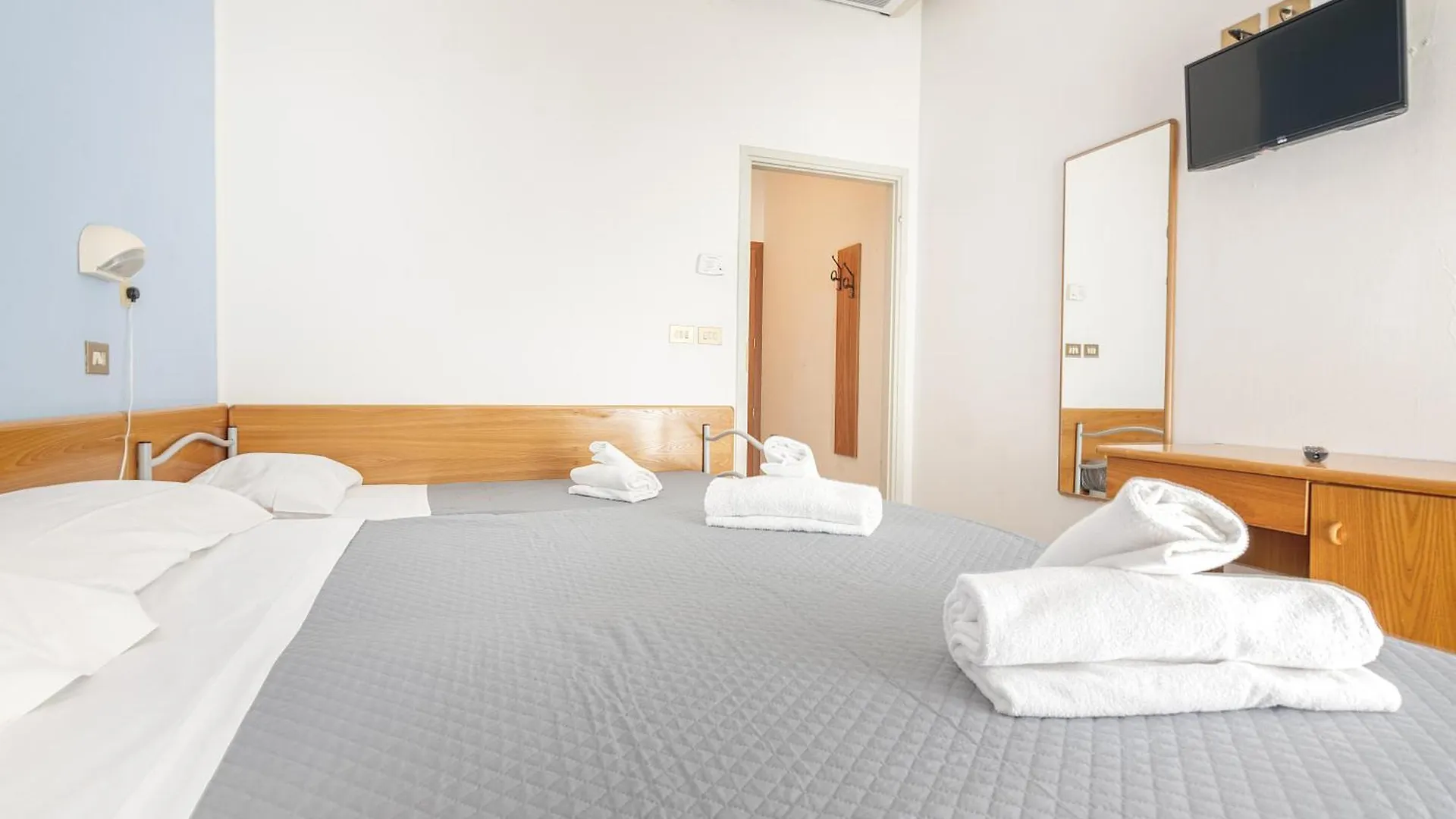 VIAGGY Hotel Santiago Rimini